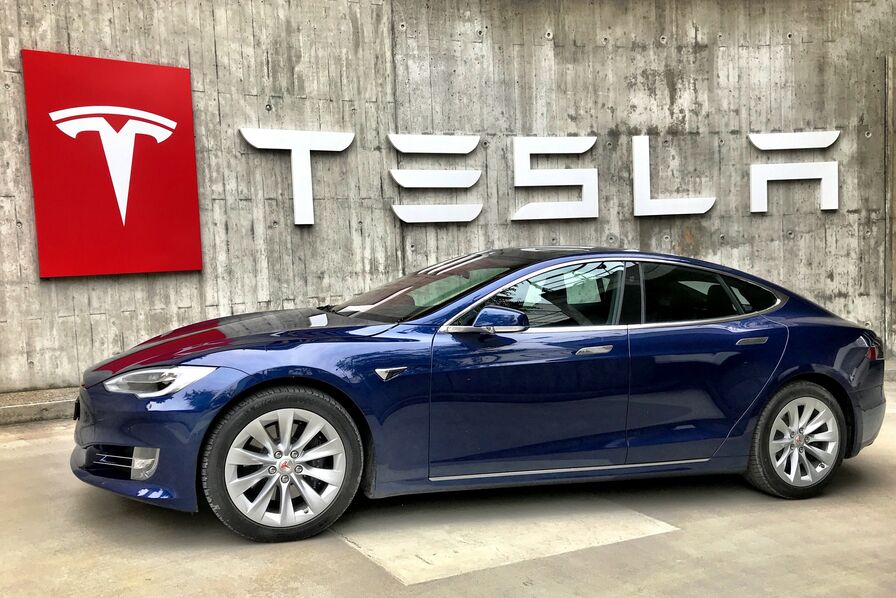 Tesla : chute libre ou simple correction ?